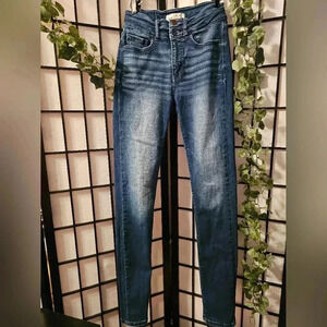 BKE Skinny Jeans Size 25 x‎ 31 1/2